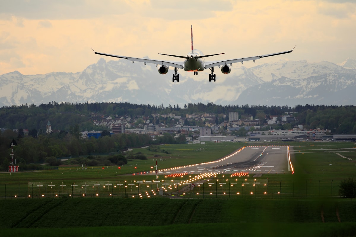 AA Admirals Club Access via Citi Executive credit card on dark background